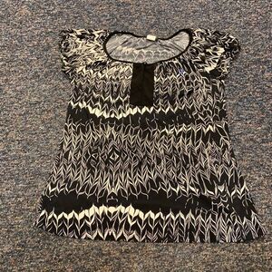 Perception Concept Black and White Patterned Top M